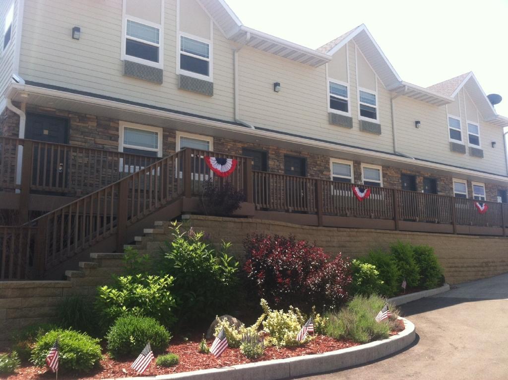 Price Pointe Inn Waukesha Exterior foto