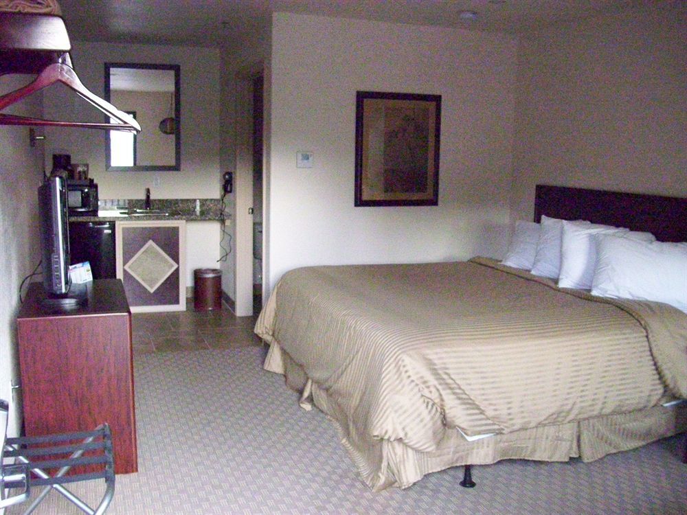 Price Pointe Inn Waukesha Exterior foto