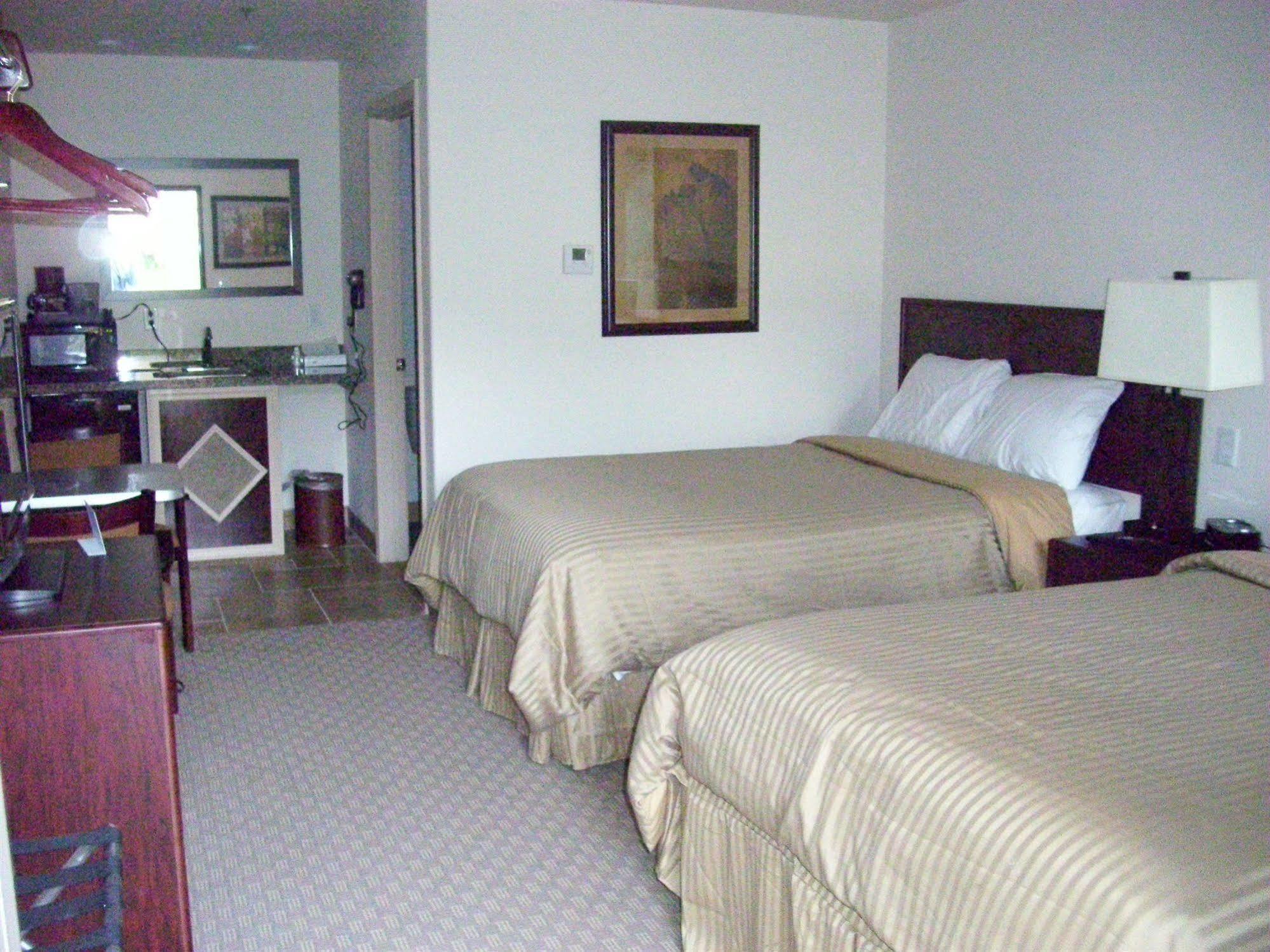 Price Pointe Inn Waukesha Exterior foto