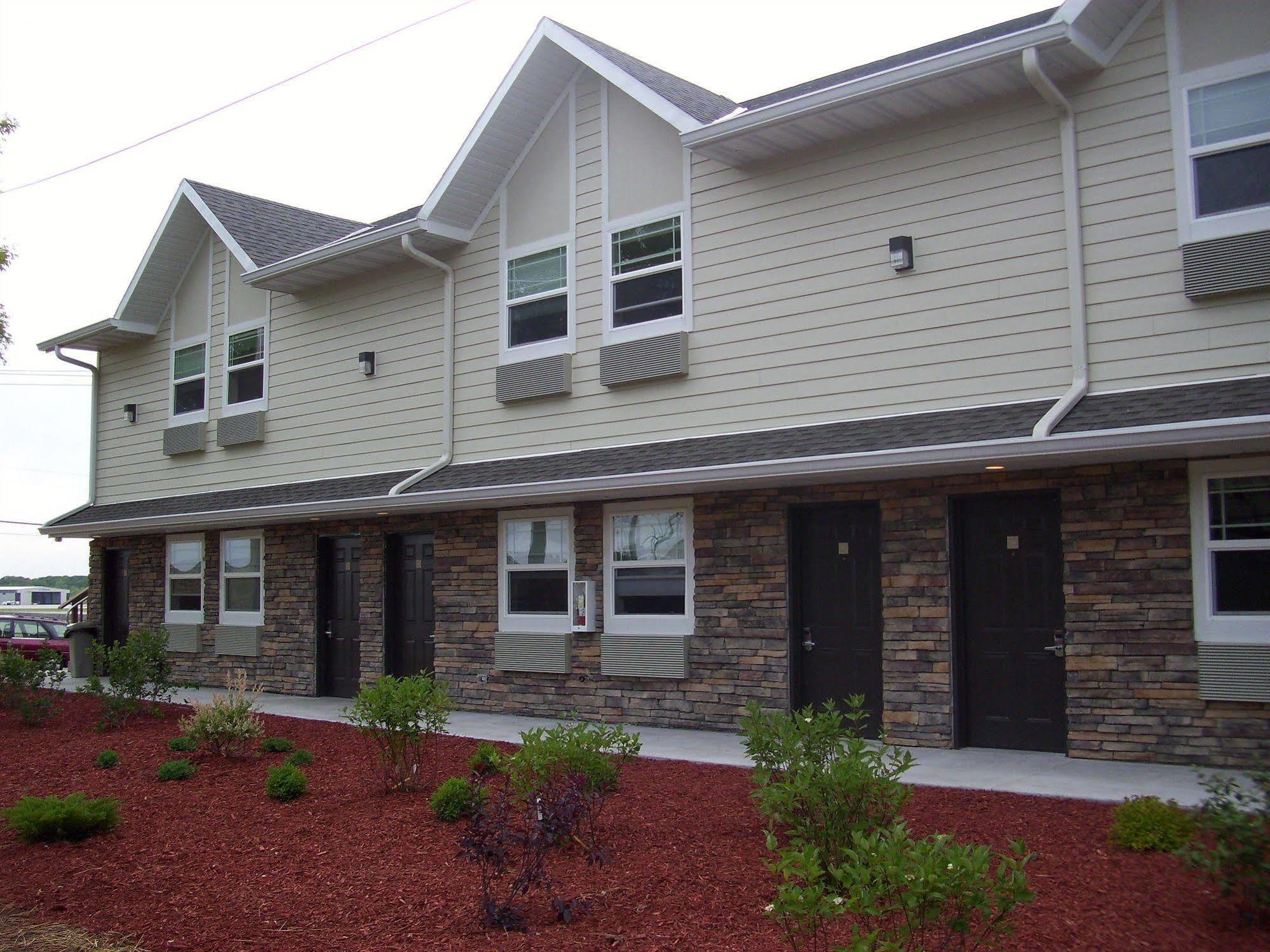 Price Pointe Inn Waukesha Exterior foto