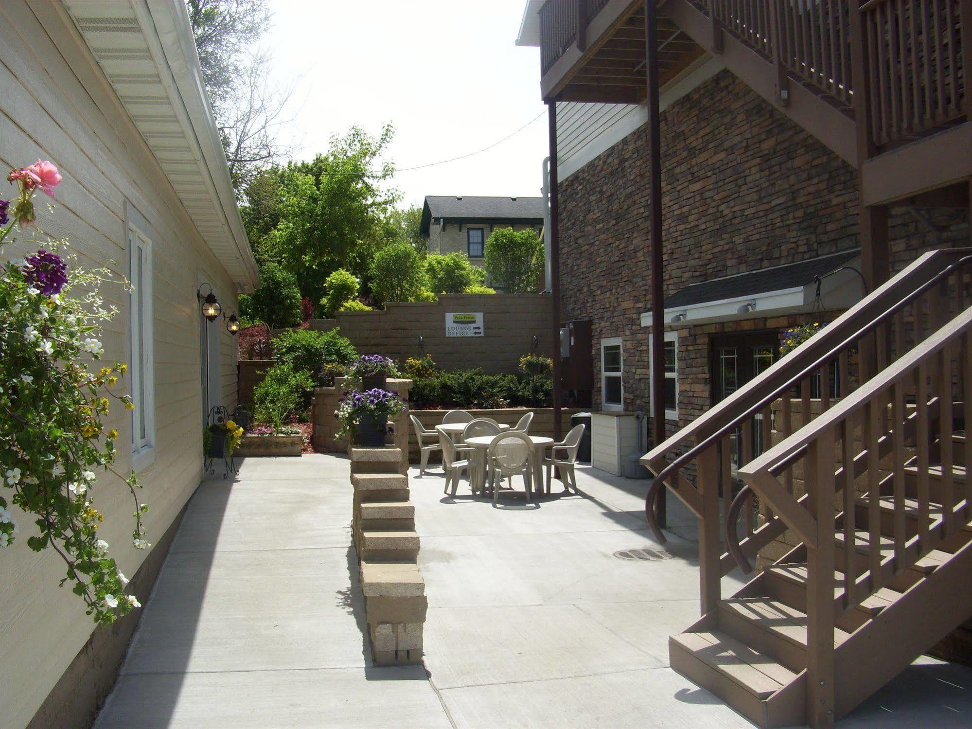 Price Pointe Inn Waukesha Exterior foto